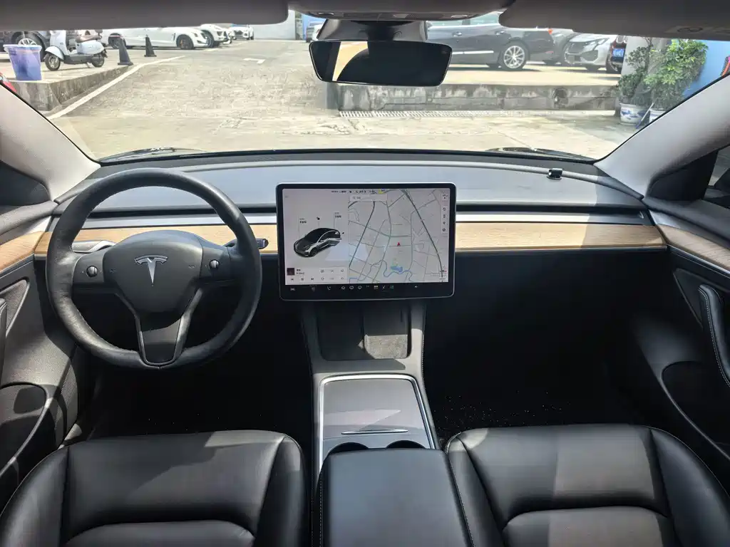 Tesla Model 3 — миниатюра 14