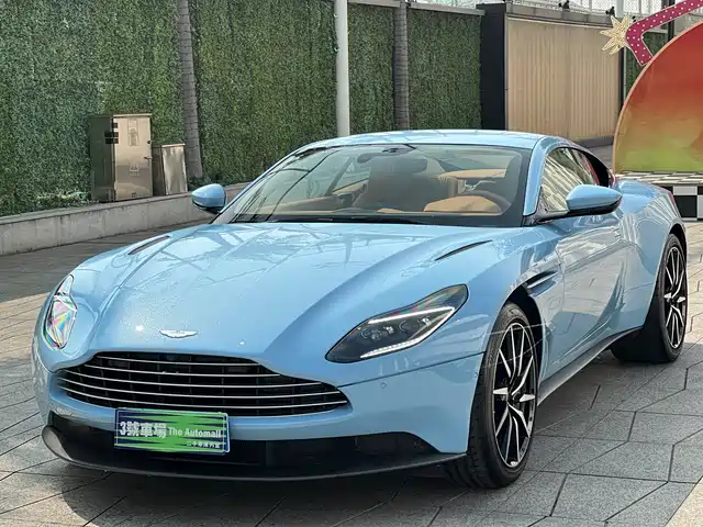 ASTON MARTIN DB11