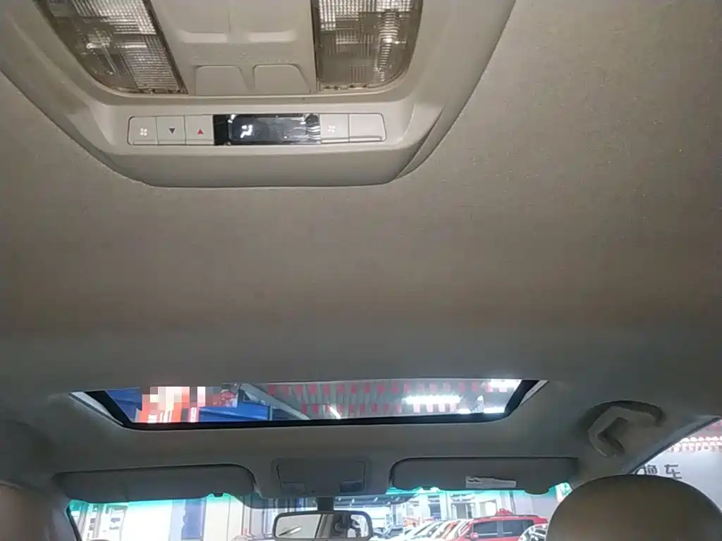 BYD M6 — миниатюра 18