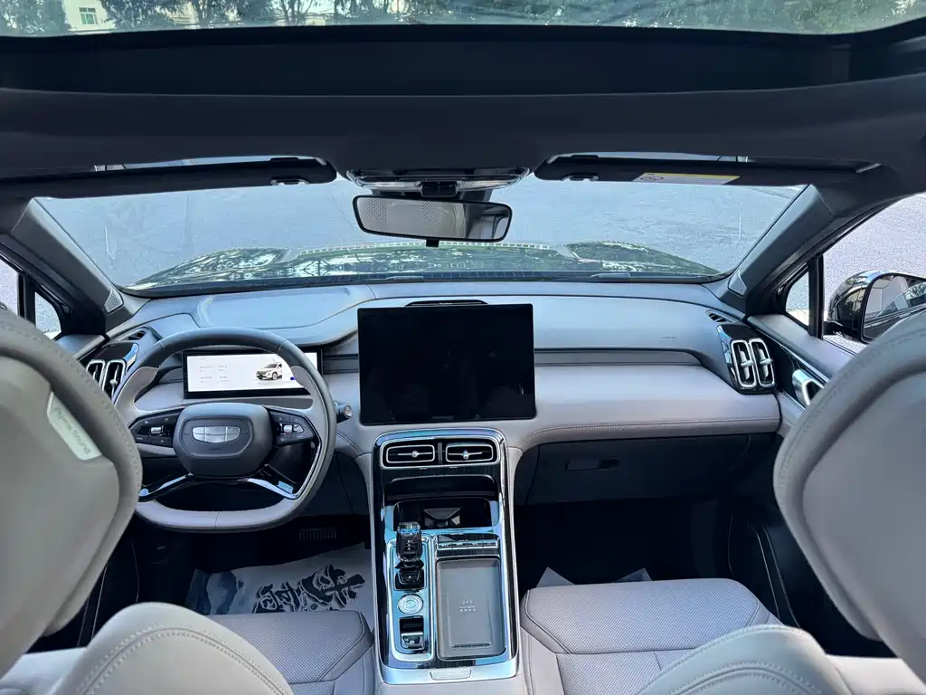 Geely Boyue L — миниатюра 15