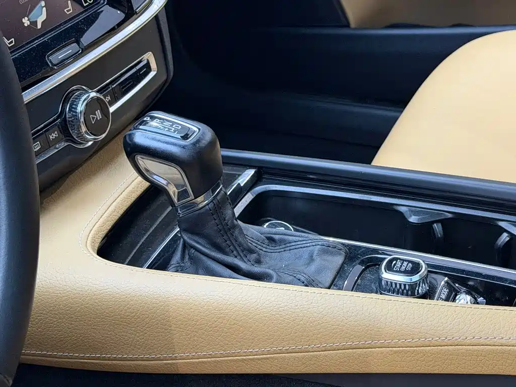 Volvo S90 — миниатюра 9
