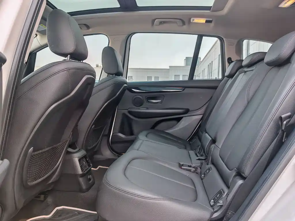 BMW 2 SERIES MULTIFUNCTIONAL STATION WAGON