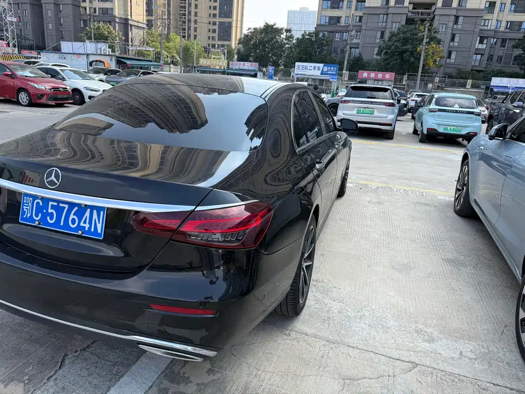 Mercedes-Benz E-Class — миниатюра 9