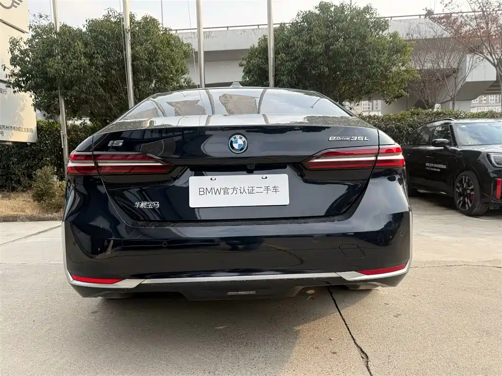 BMW i5 2024 eDrive 35L Premium Luxury