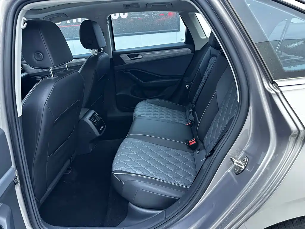 Volkswagen Sagitar — миниатюра 5