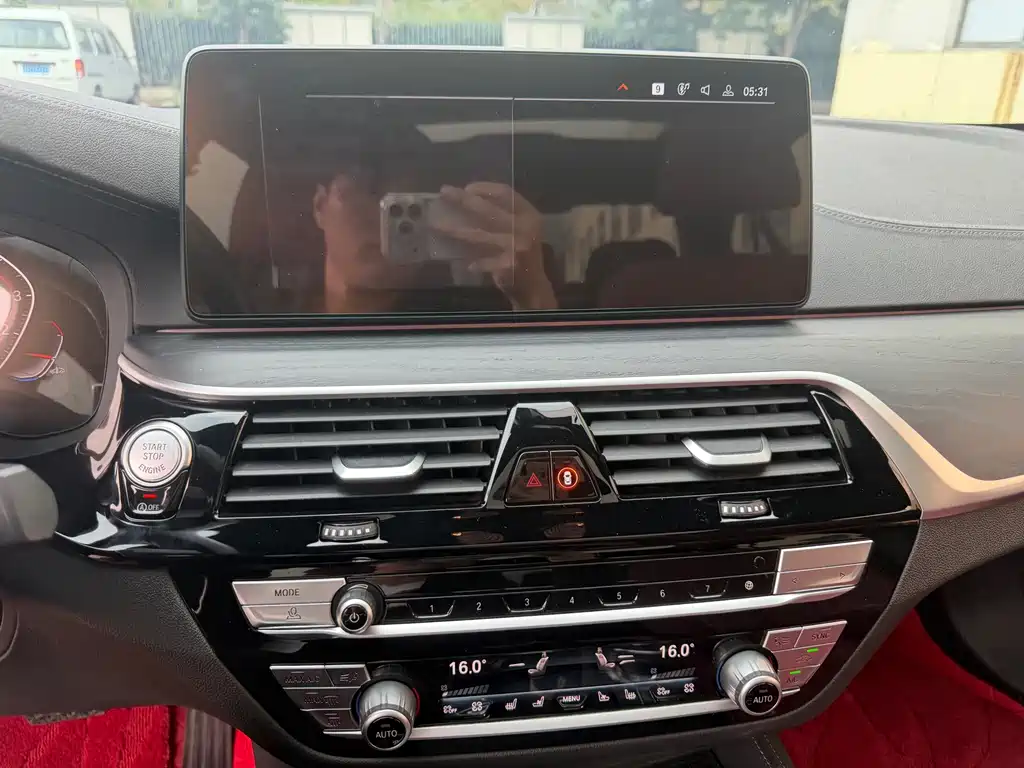 BMW 5 Series — миниатюра 21
