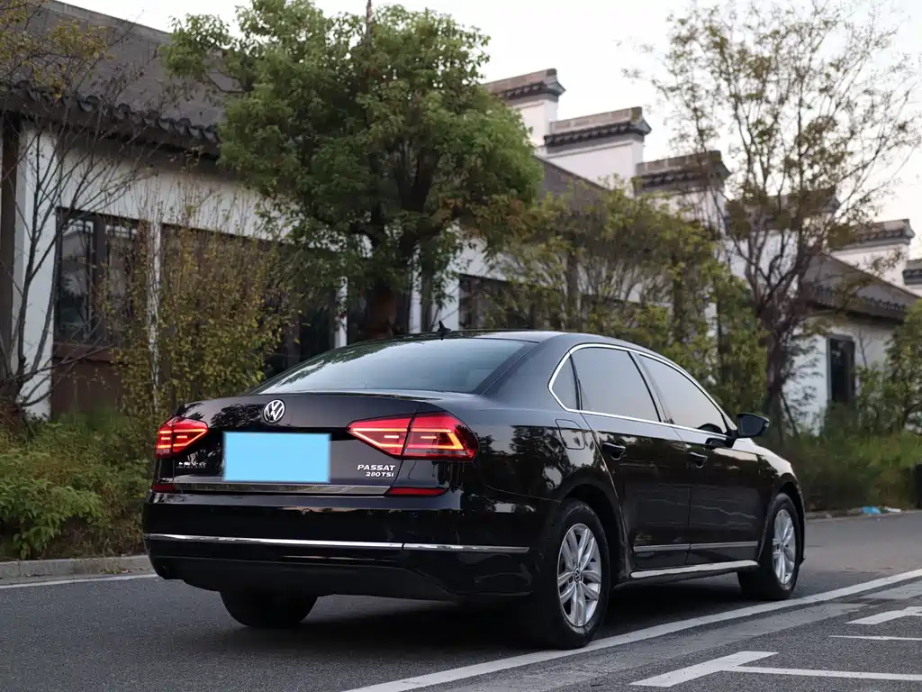 Volkswagen Passat — миниатюра 4