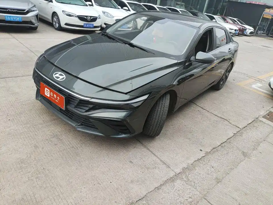 Hyundai Elantra 2023