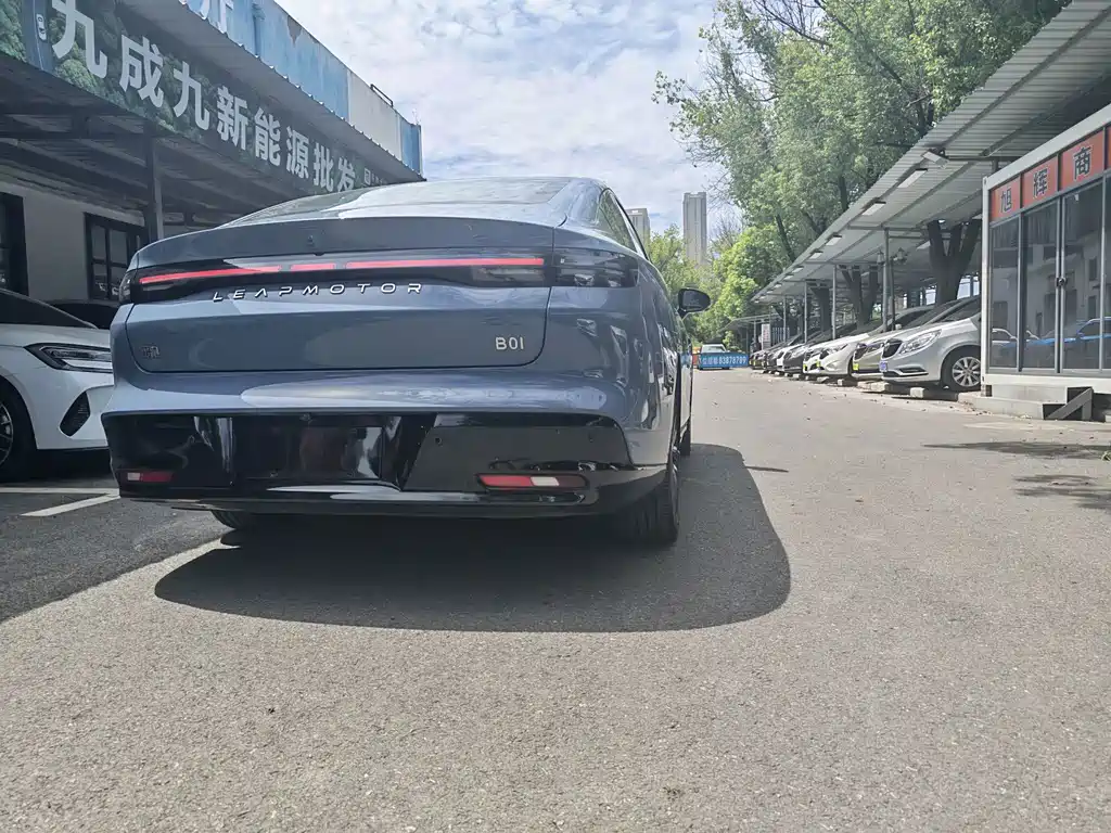 Leapmotor Leapmotor B01 — миниатюра 4
