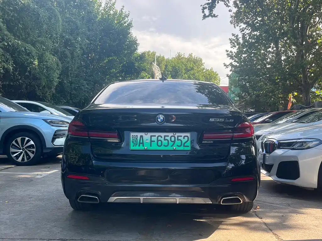BMW 5 Series New Energy — миниатюра 10