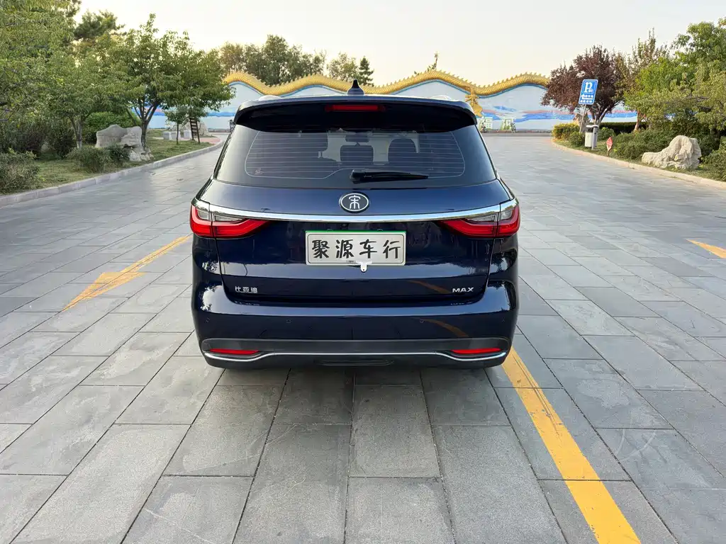 BYD MAX — миниатюра 6