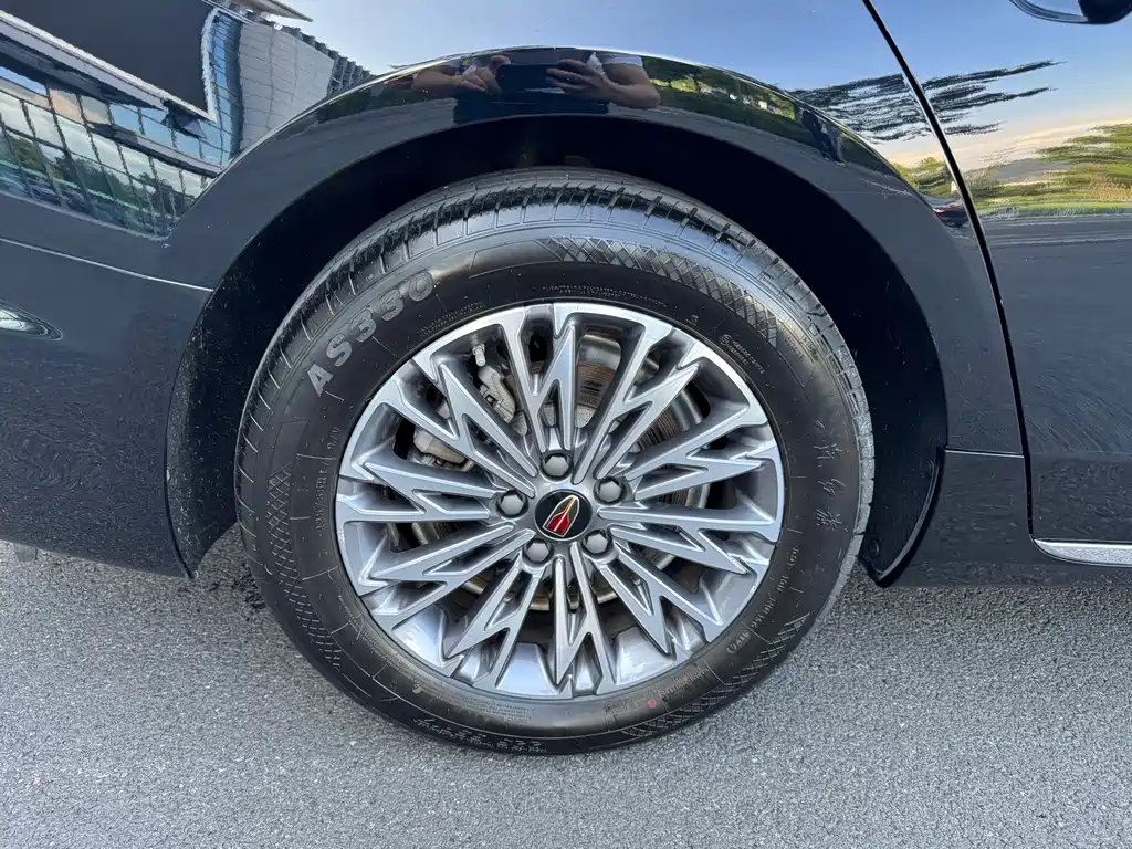 Hongqi Hongqi H5 — миниатюра 17
