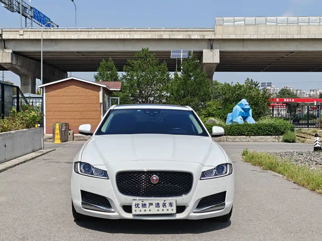 Jaguar XFL — миниатюра 2