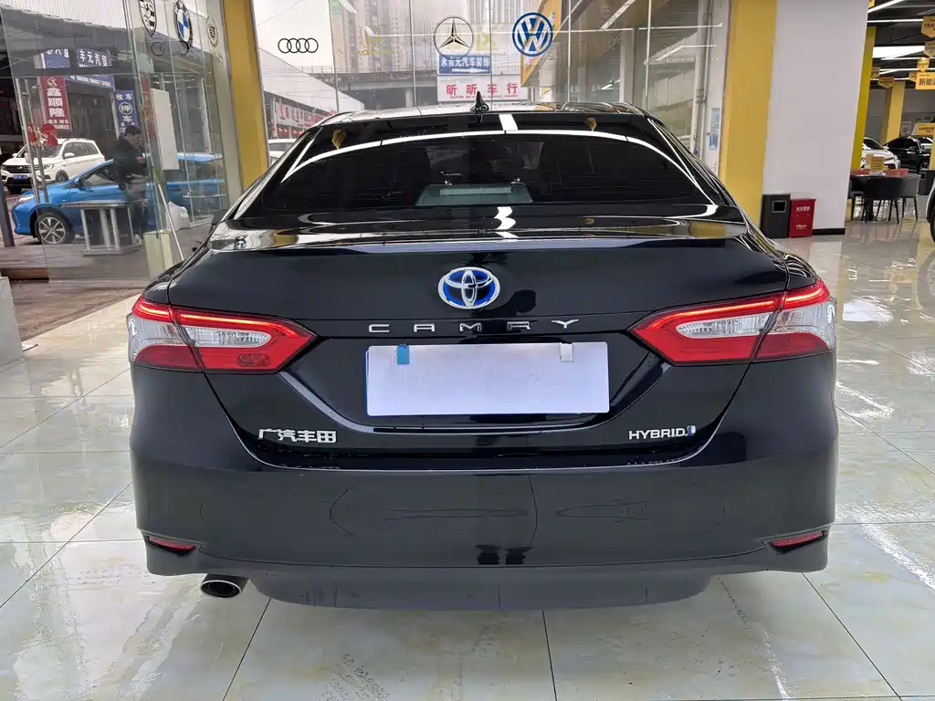 TOYOTA CAMRY