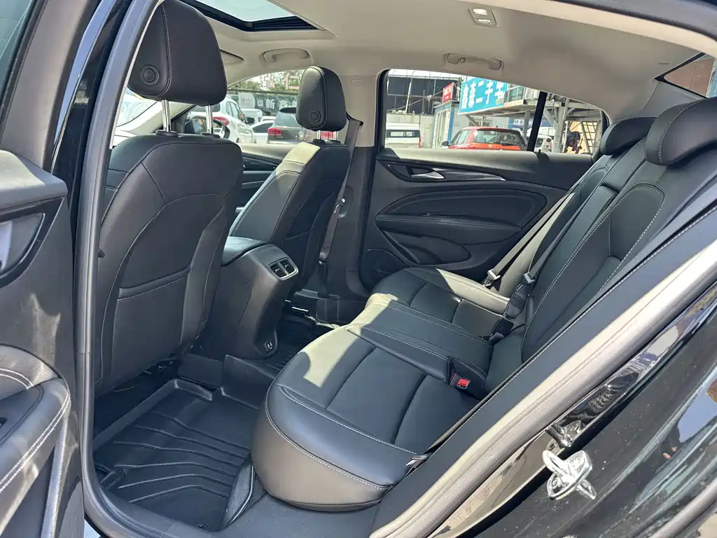 Buick Regal — миниатюра 14