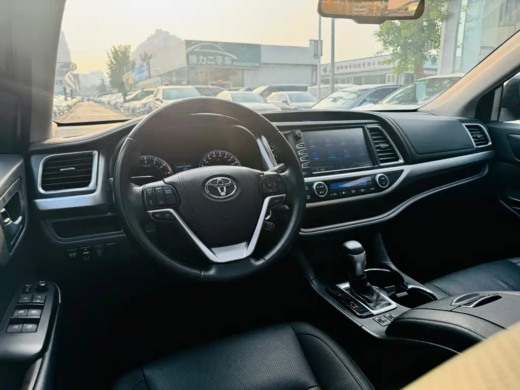 Toyota Highlander — миниатюра 16