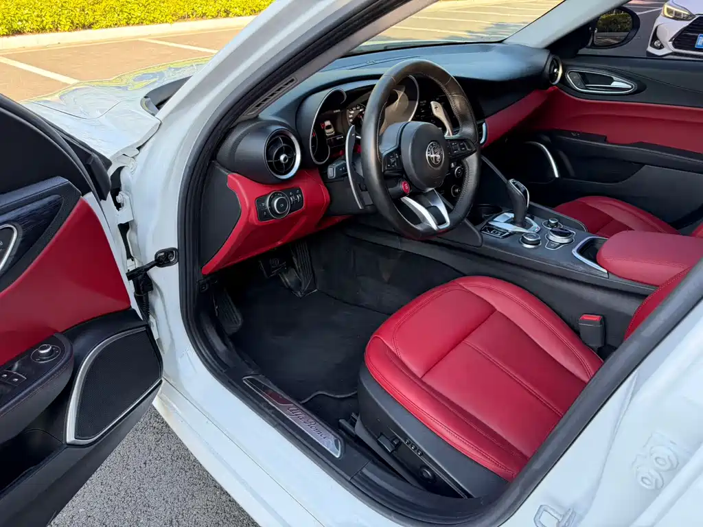 Alfa Romeo Giulia — миниатюра 10