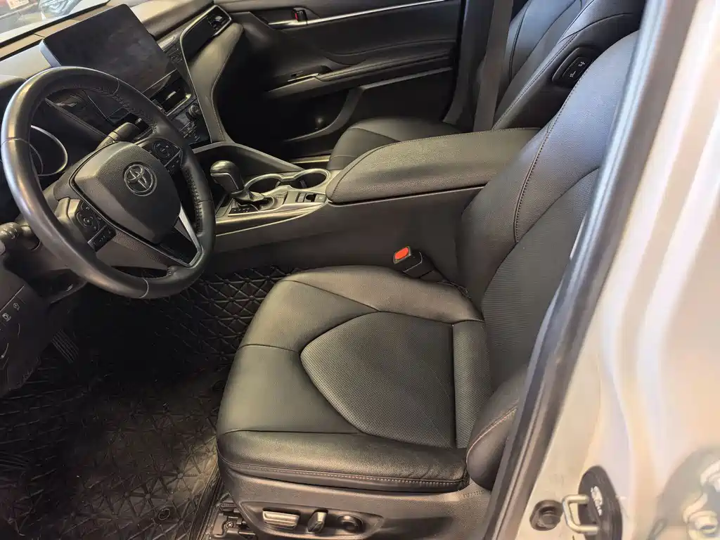 Toyota Camry — миниатюра 7