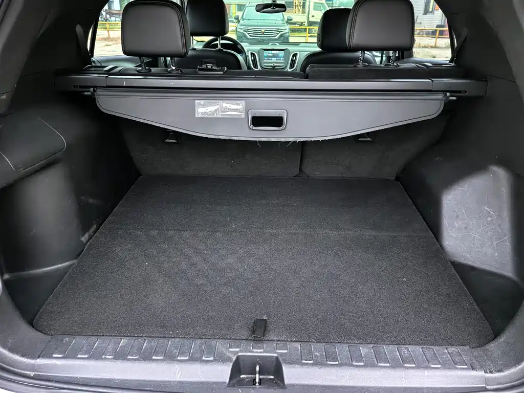 Chevrolet Equinox — миниатюра 15