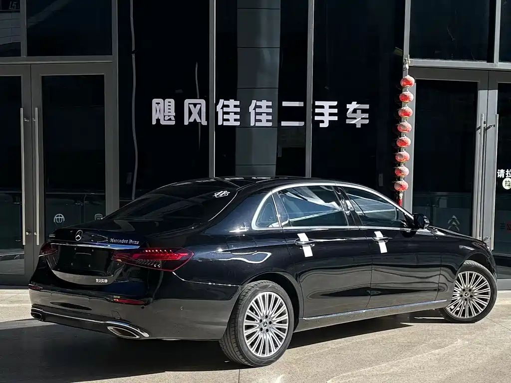 MERCEDES-BENZ E CLASS