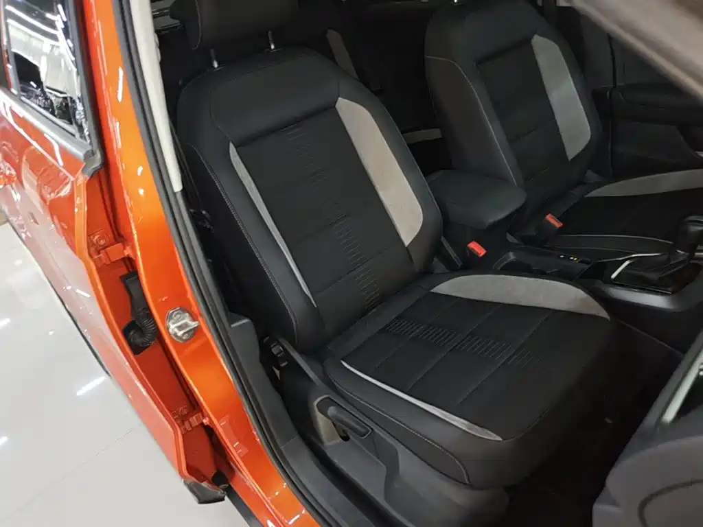 Volkswagen T-Roc — миниатюра 25
