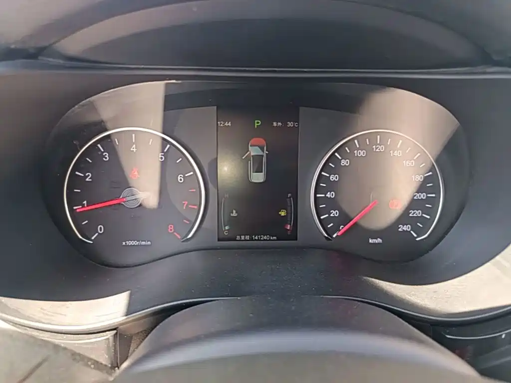 BYD MAX — миниатюра 12