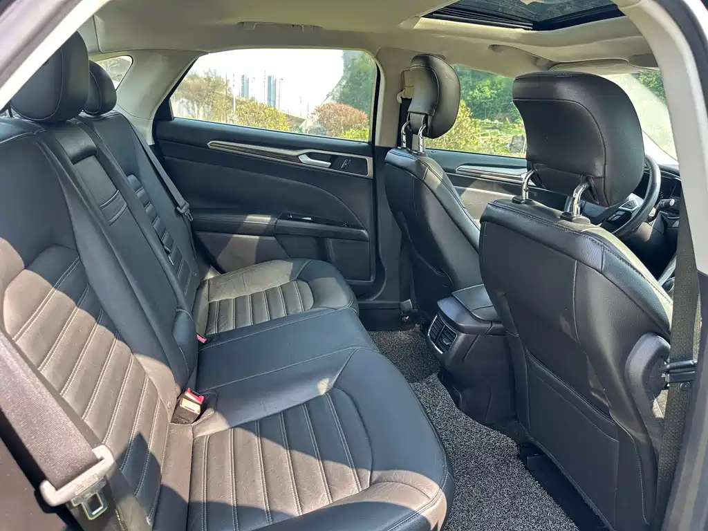 Ford Mondeo — миниатюра 13