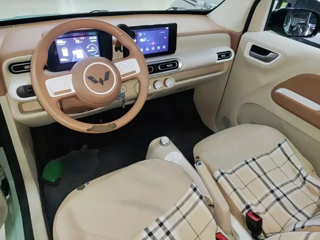 Wuling MINIEV — миниатюра 10