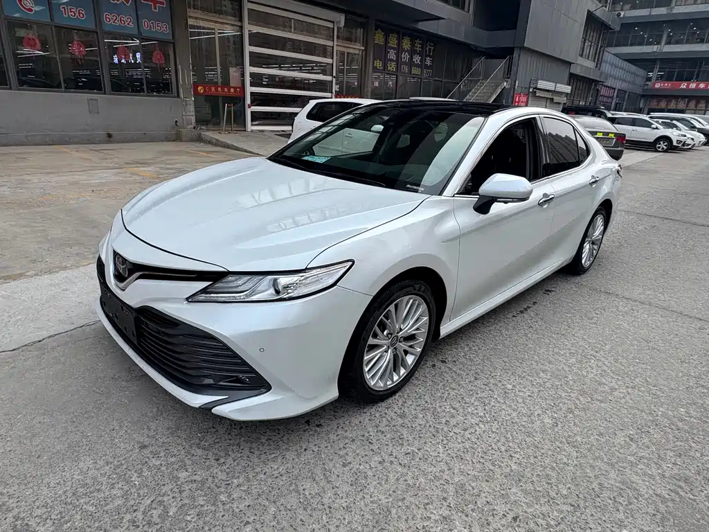 TOYOTA CAMRY