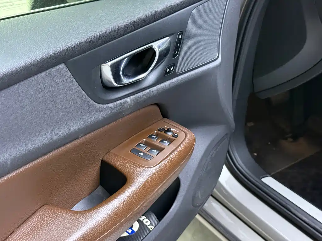 Volvo S60 — миниатюра 13