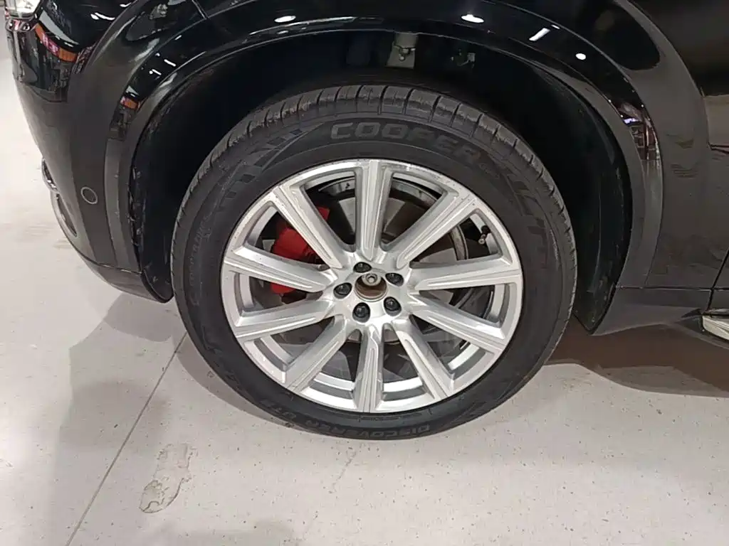 Volvo XC90 — миниатюра 23