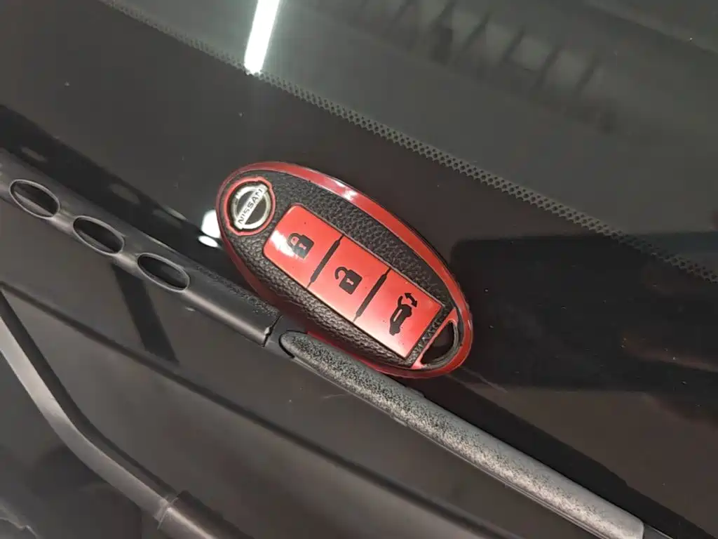 Nissan Tiida — миниатюра 9