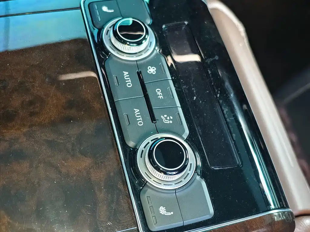Audi A8 — миниатюра 7