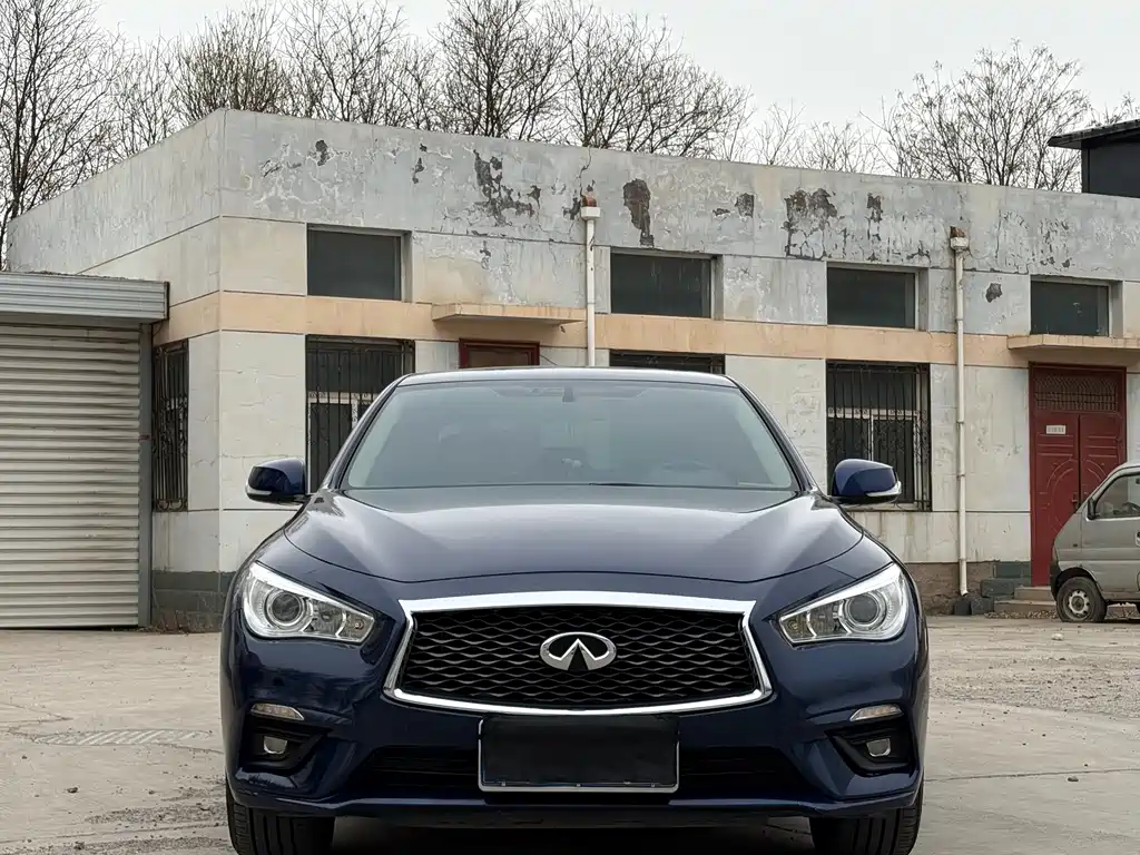 INFINITI Q50L