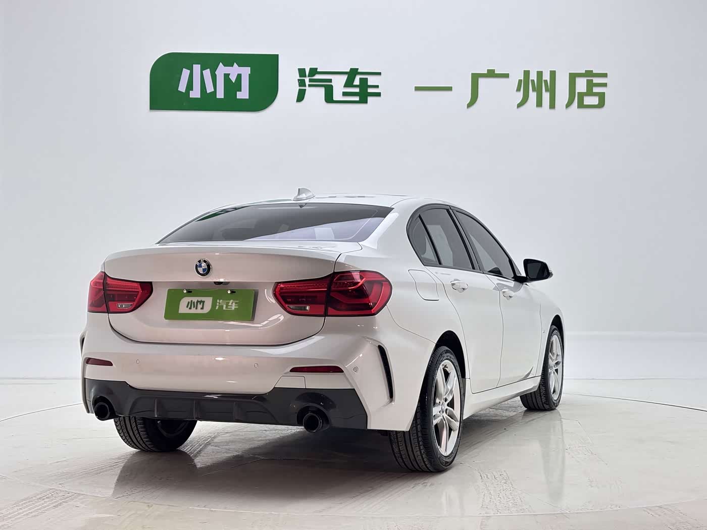 BMW 1 Series 1.5 л 2022 г. Белый, пробег 26000 км