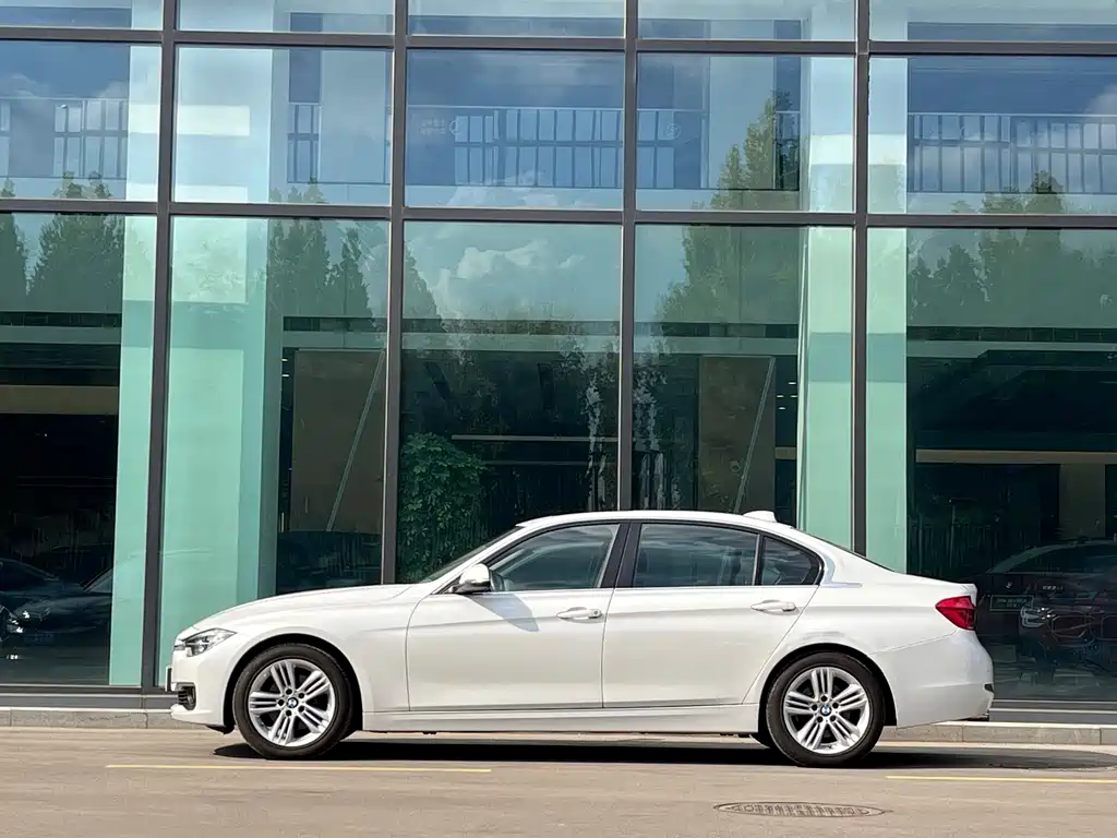 BMW 3 Series — миниатюра 2
