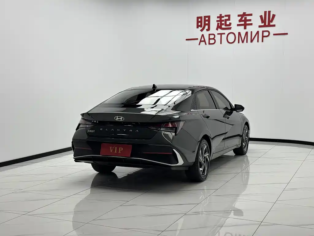Hyundai Elantra — миниатюра 9