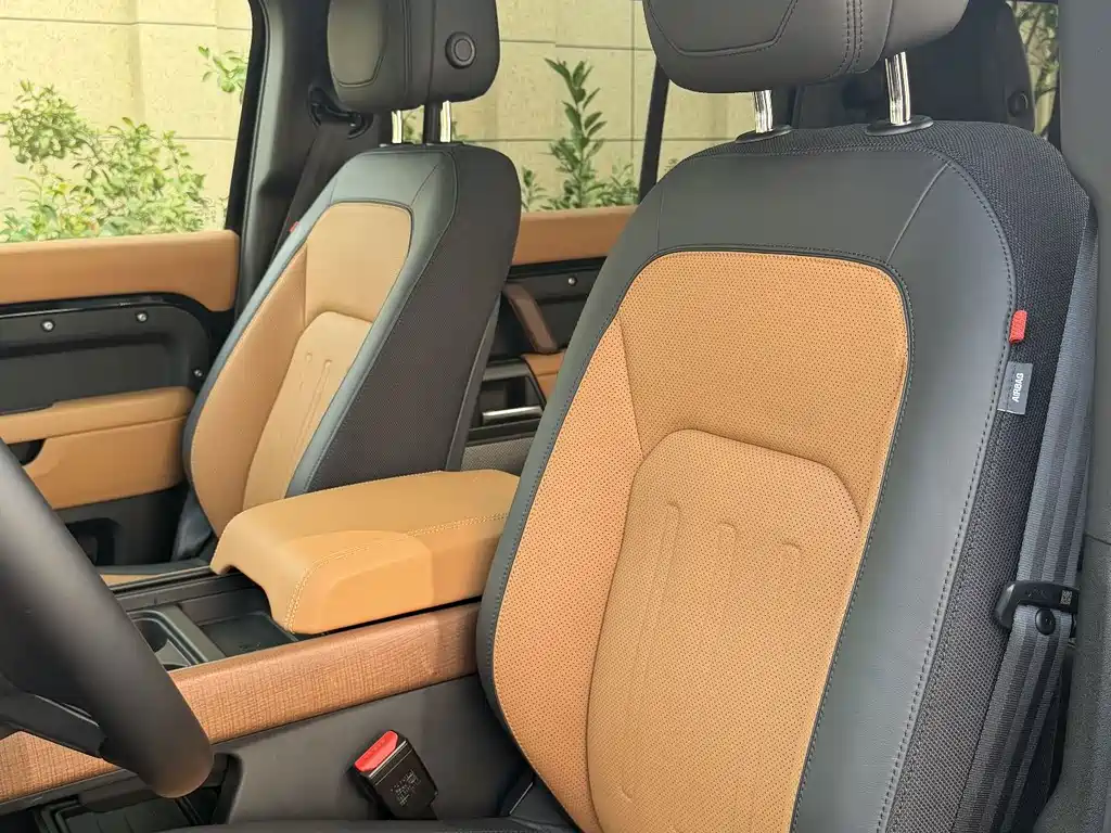 Land Rover Defender — миниатюра 10