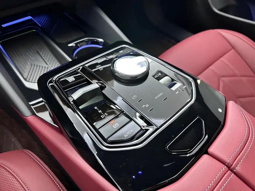 BMW 5 Series — миниатюра 6