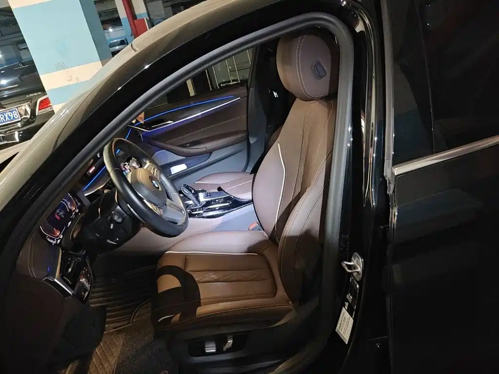 BMW 5 Series — миниатюра 16