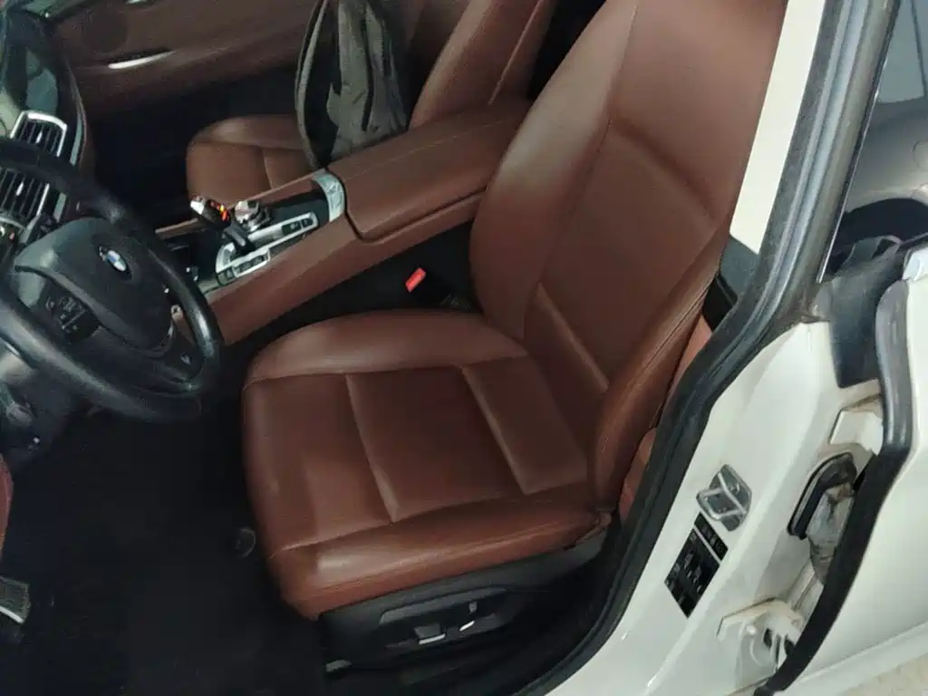 BMW 5 Series GT — миниатюра 20