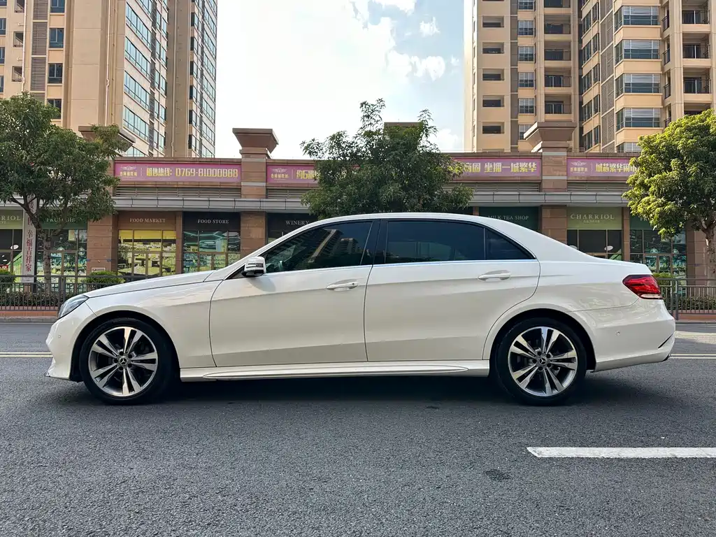 Mercedes-Benz E-Class — миниатюра 5