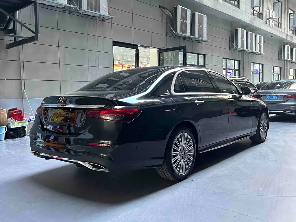 Mercedes-Benz E-Class — миниатюра 22