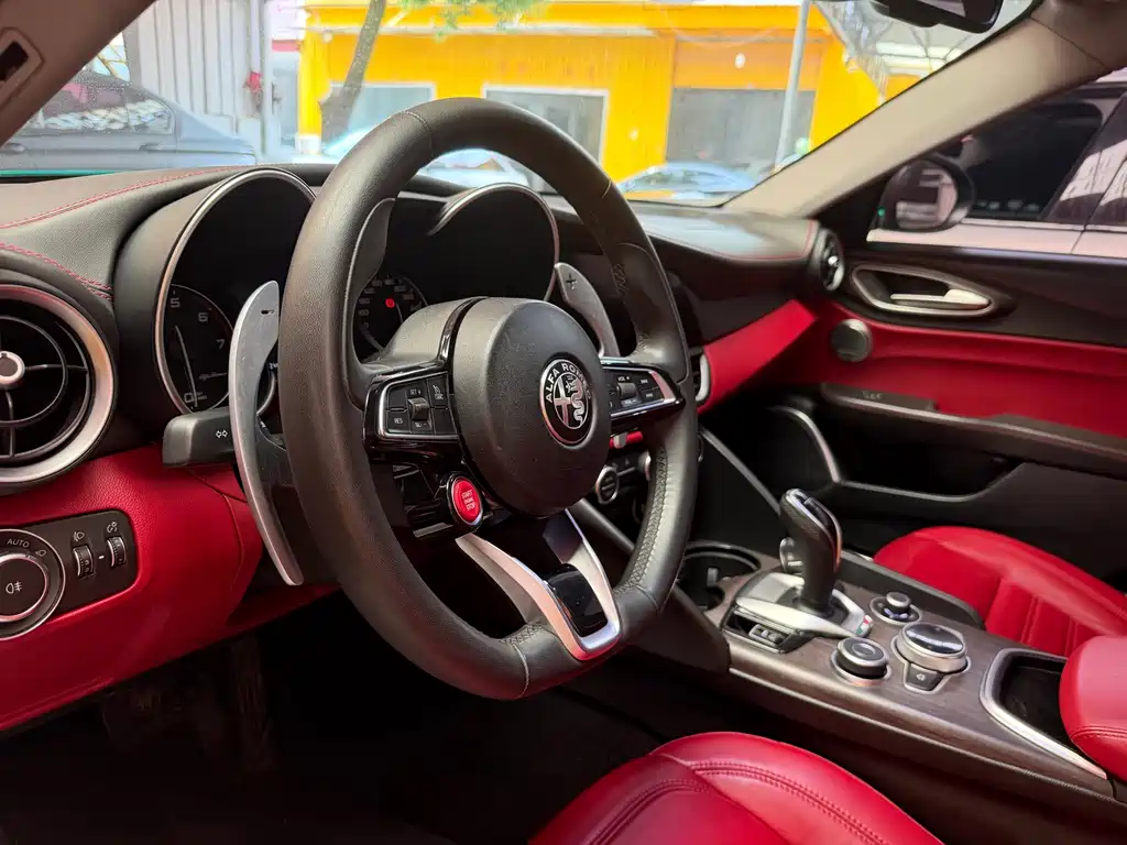 Alfa Romeo Giulia — миниатюра 4