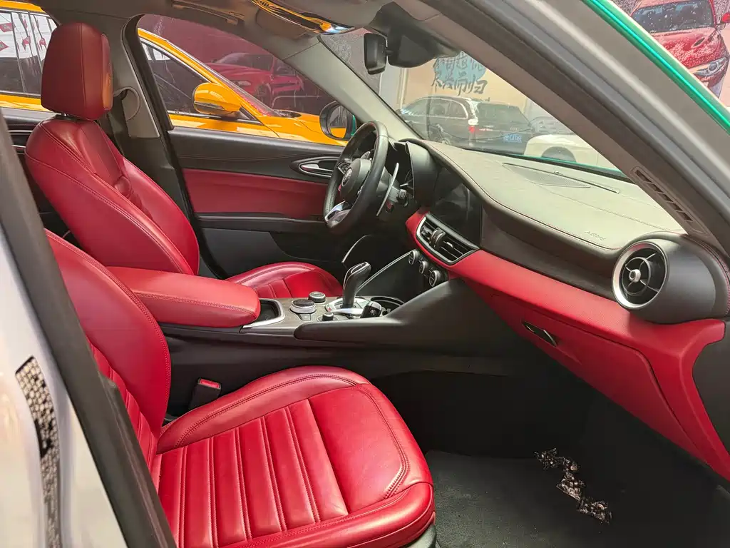Alfa Romeo Giulia — миниатюра 7