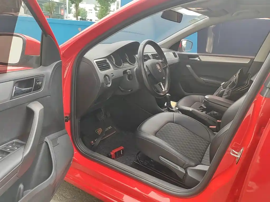 Skoda Rapid Spaceback — миниатюра 16