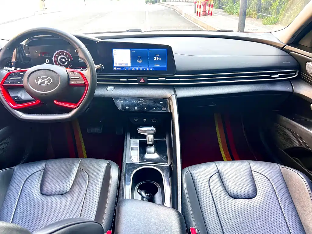 Hyundai Elantra — миниатюра 11