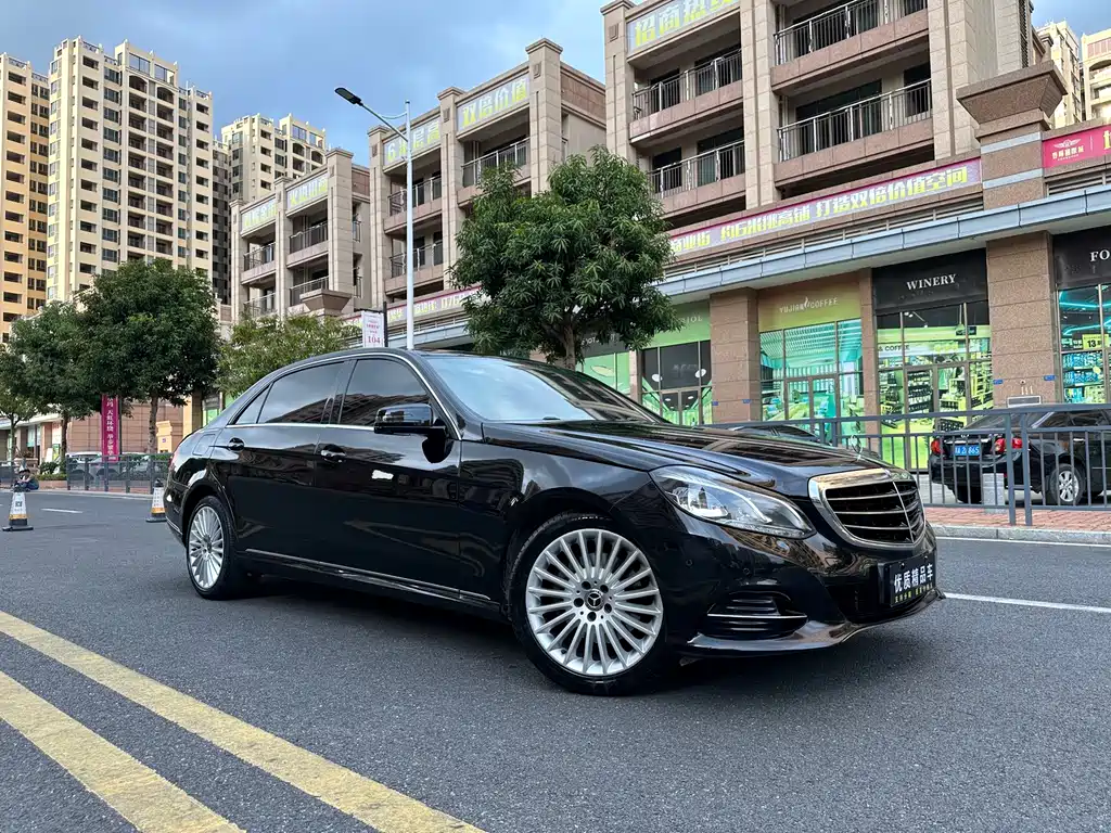 Mercedes-Benz E-Class — миниатюра 3