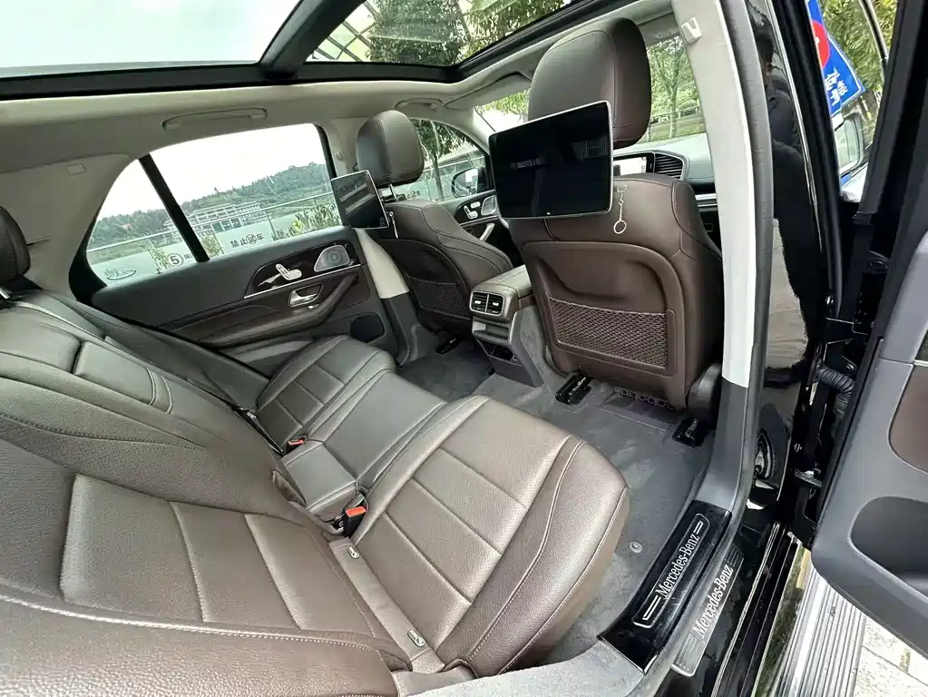 Mercedes-Benz GLE (Import) — миниатюра 39