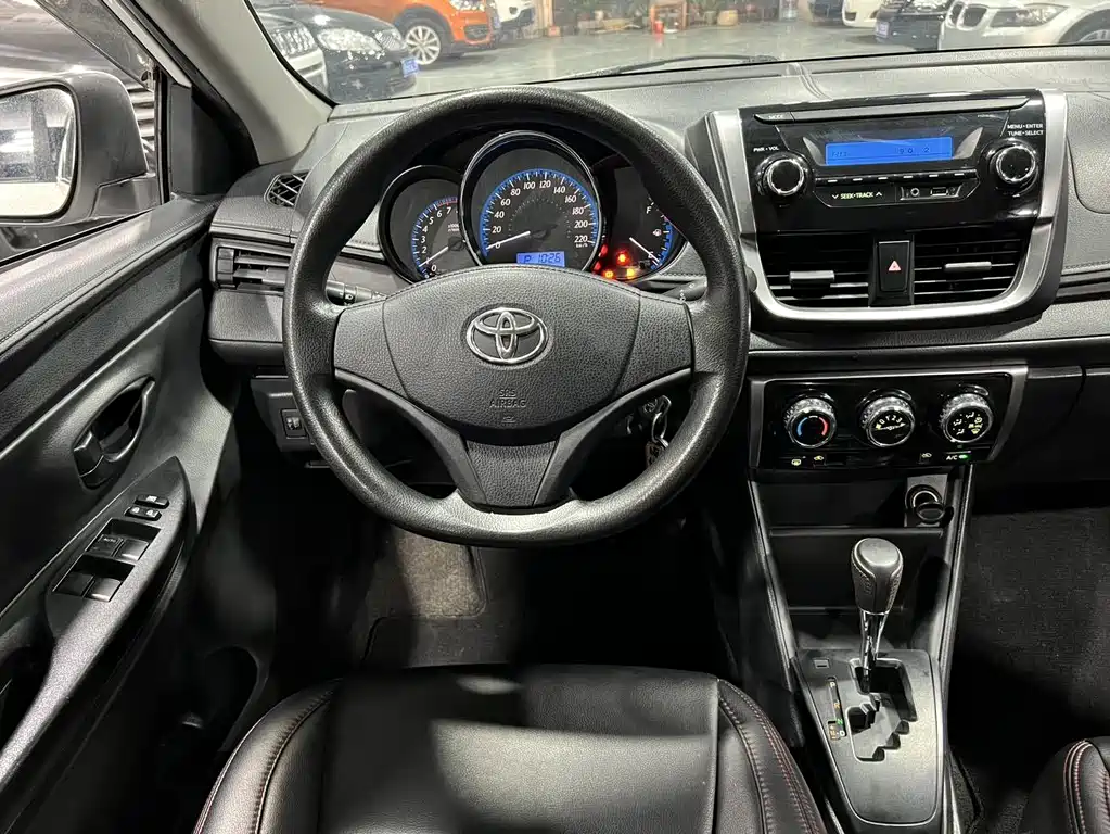Toyota Yaris L — миниатюра 8